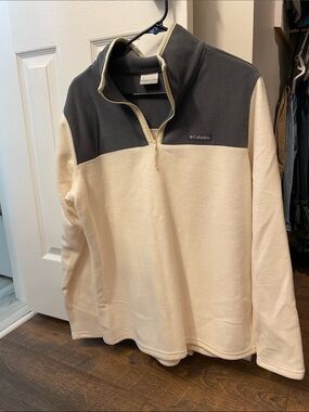 Columbia Cream and Gray Half-Zip Fleece Pullover